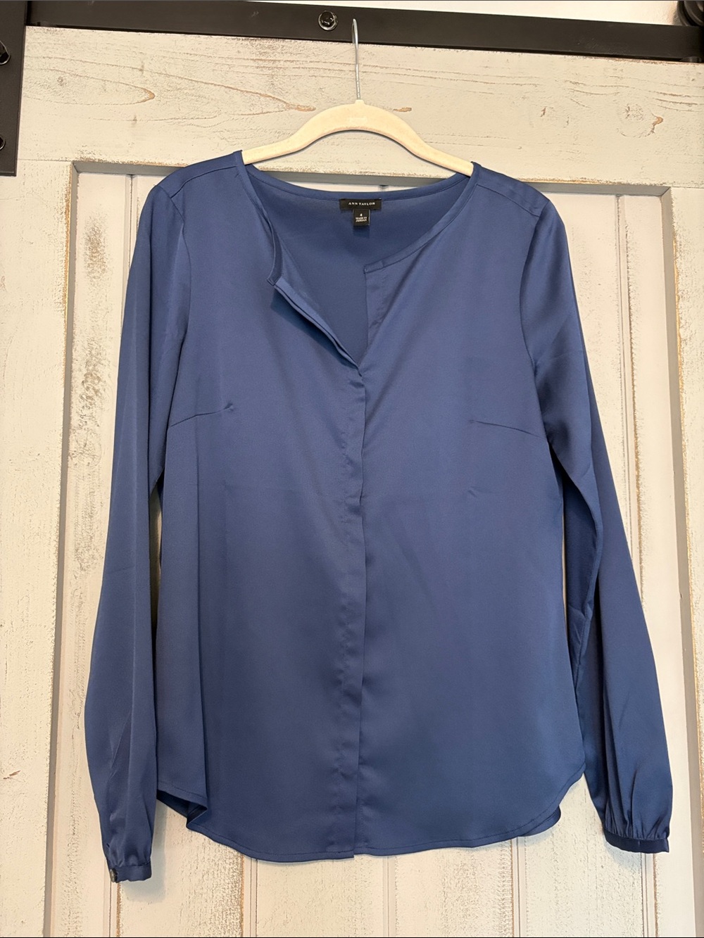 Ann Taylor Navy Blue Long-Sleeve V-Neck Blouse